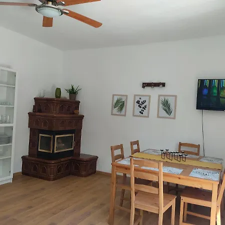 Flora House 3 Minutes From Balaton Casa vacanze