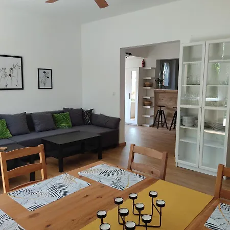 Holiday home Flora House 3 Minutes From Balaton Keszthely