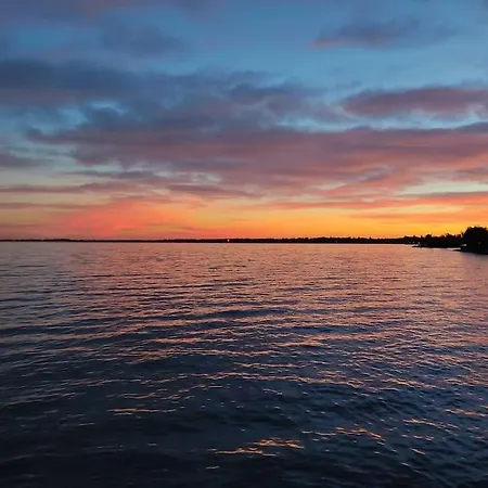 Flora House 3 Minutes From Balaton Prázdninový dům *