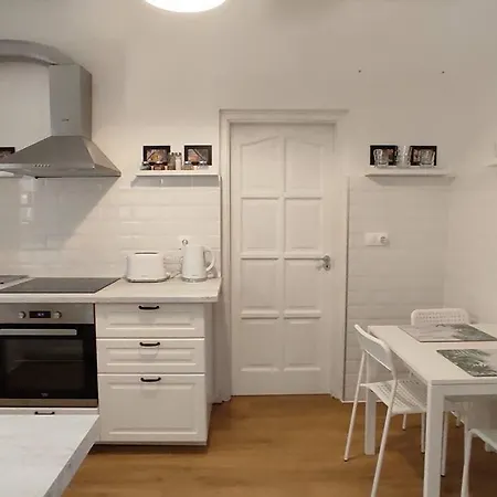 Flora House 3 Minutes From Balaton *