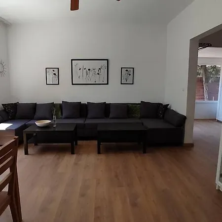Casa vacanze Flora House 3 Minutes From Balaton Keszthely
