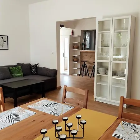 Flora House 3 Minutes From Balaton