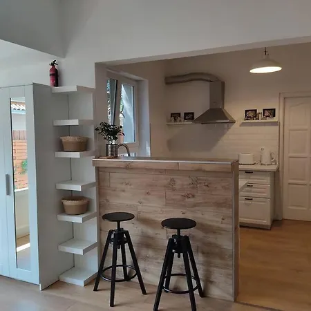 Flora House 3 Minutes From Balaton Casa vacanze