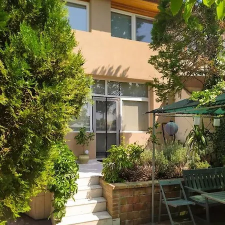 Holiday home Flora House 3 Minutes From Balaton *