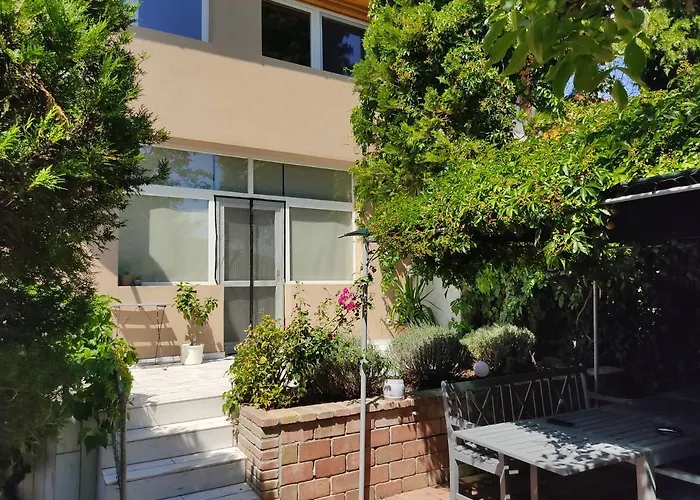 Prázdninový dům Flora House 3 Minutes From Balaton *