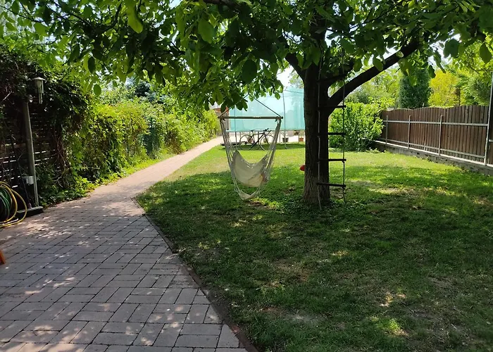 Flora House 3 Minutes From Balaton