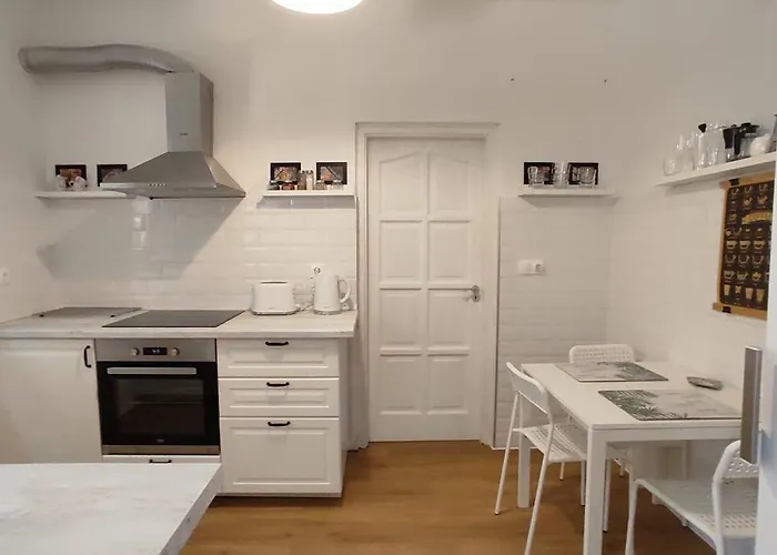 Flora House 3 Minutes From Balaton *