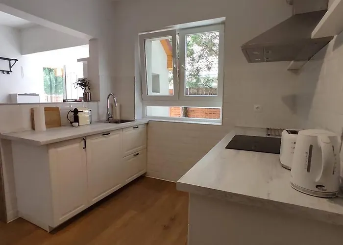 Dom wakacyjny Flora House 3 Minutes From Balaton Keszthely