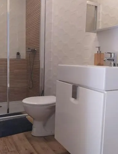 Dom wakacyjny Flora House 3 Minutes From Balaton *