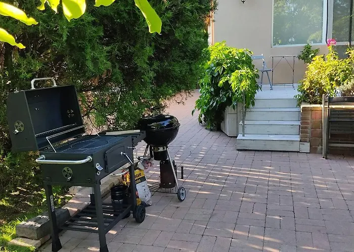 Dom wakacyjny Flora House 3 Minutes From Balaton